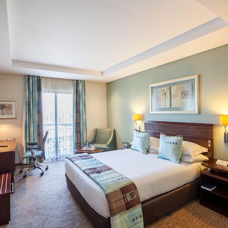City Lodge Hotel Lynnwood Претория Экстерьер фото