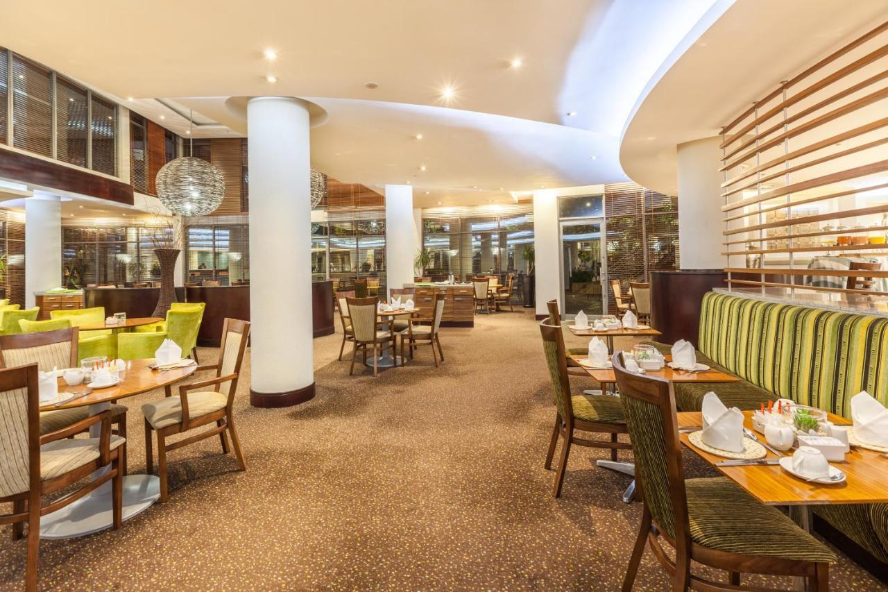 City Lodge Hotel Lynnwood Претория Экстерьер фото