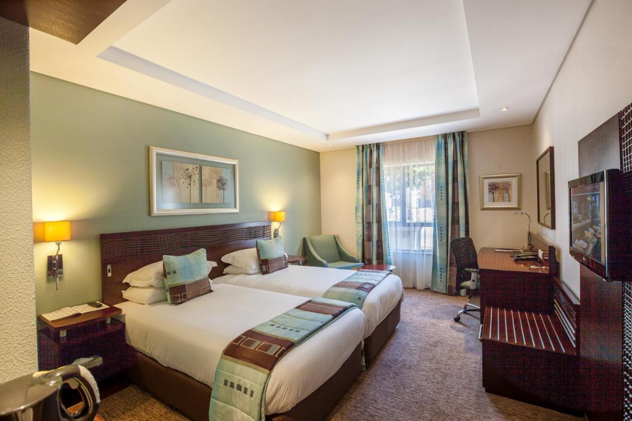 City Lodge Hotel Lynnwood Претория Номер фото