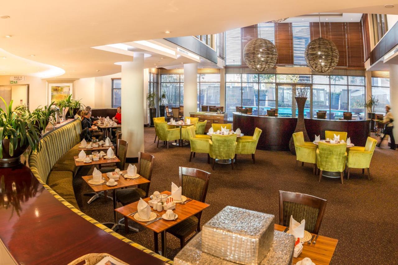 City Lodge Hotel Lynnwood Претория Экстерьер фото