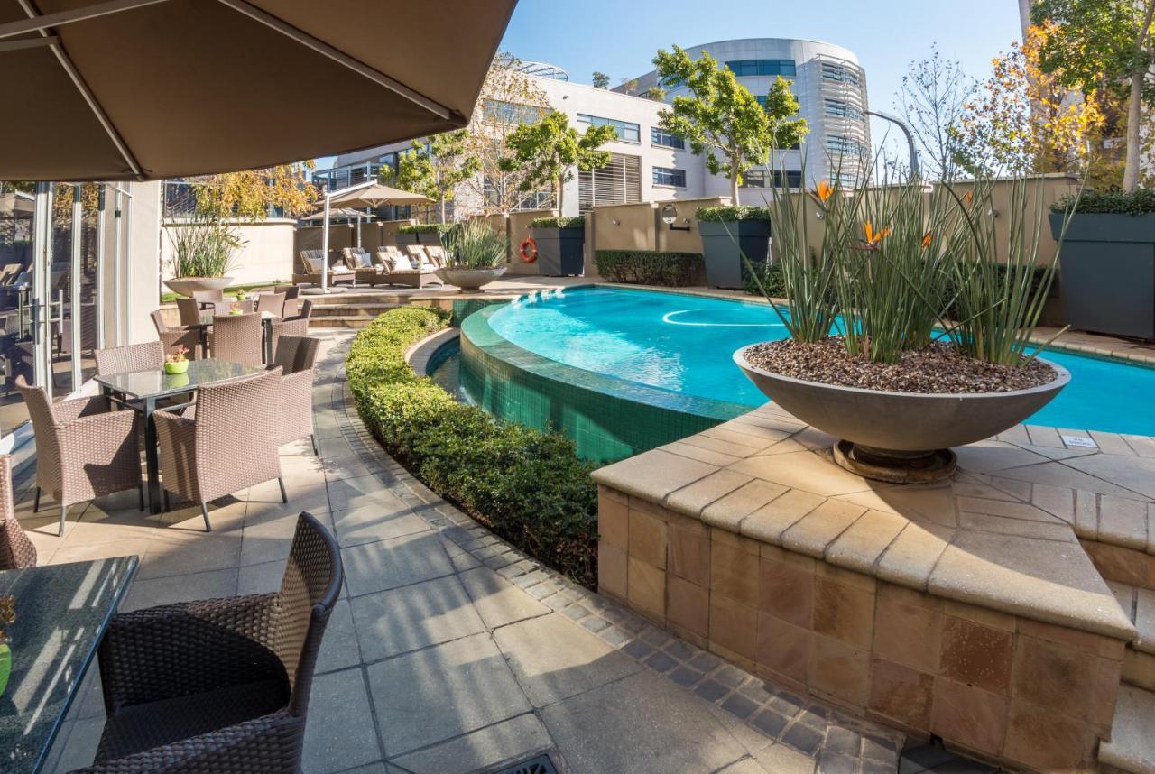 City Lodge Hotel Lynnwood Претория Экстерьер фото