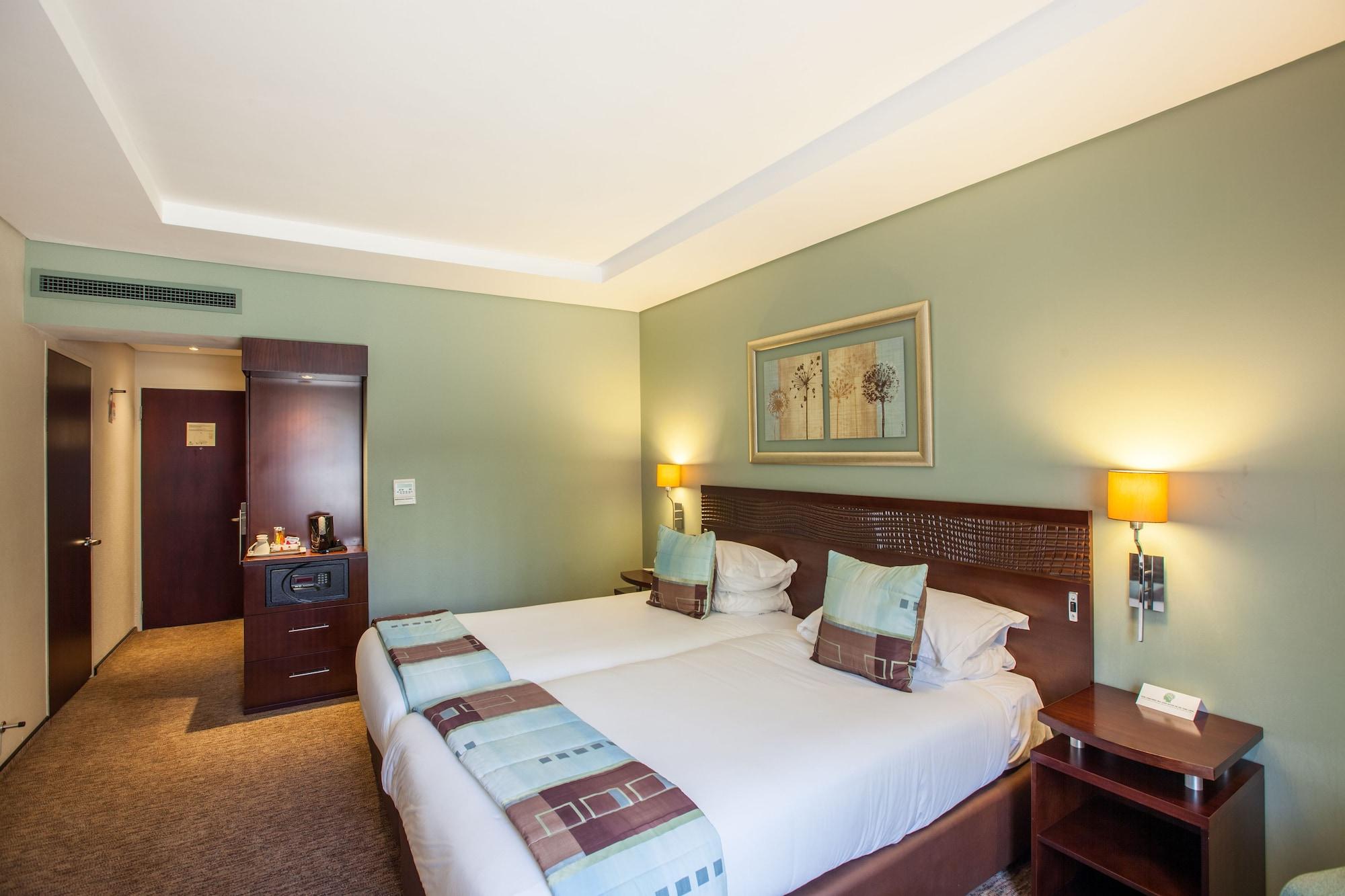 City Lodge Hotel Lynnwood Претория Экстерьер фото