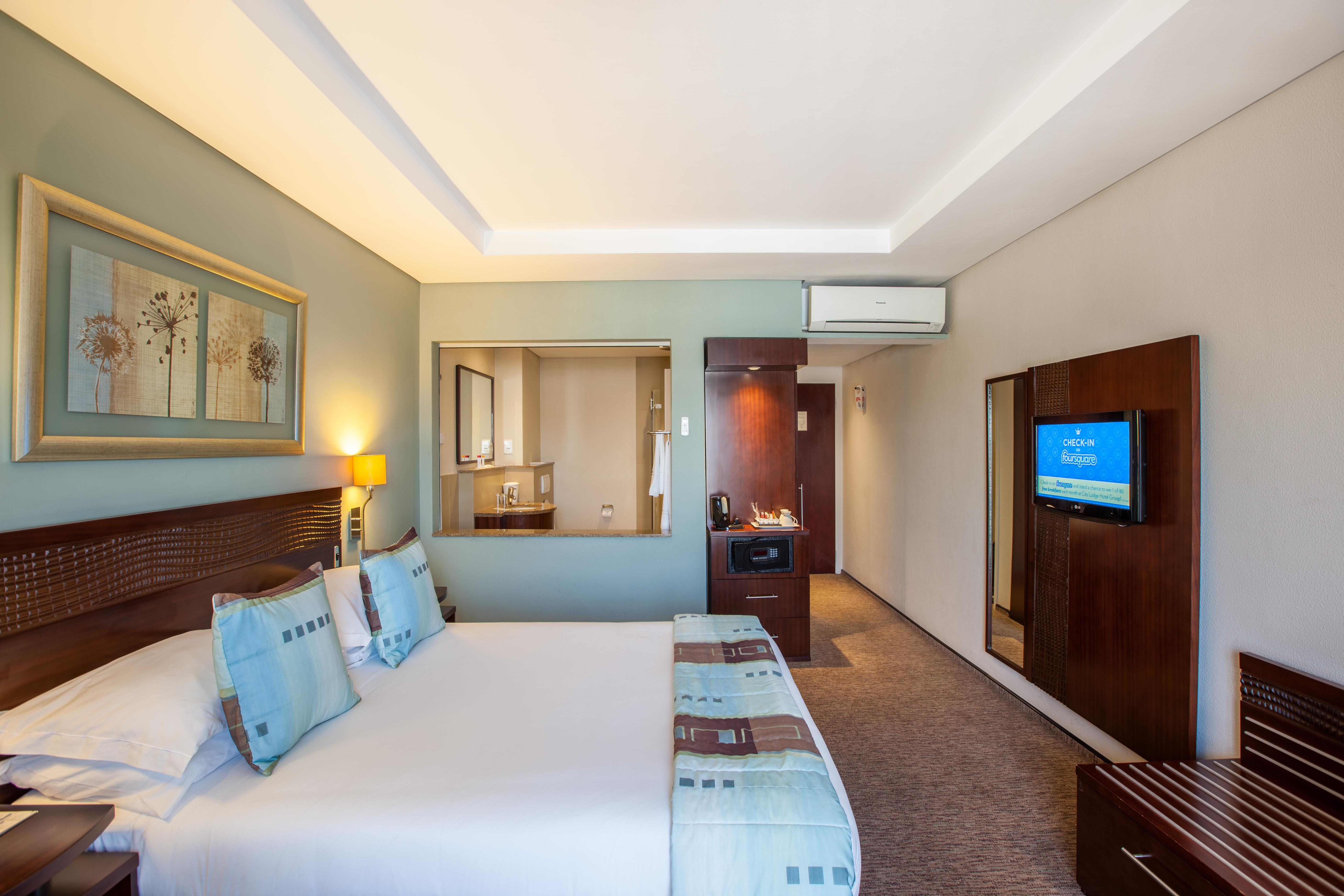 City Lodge Hotel Lynnwood Претория Экстерьер фото