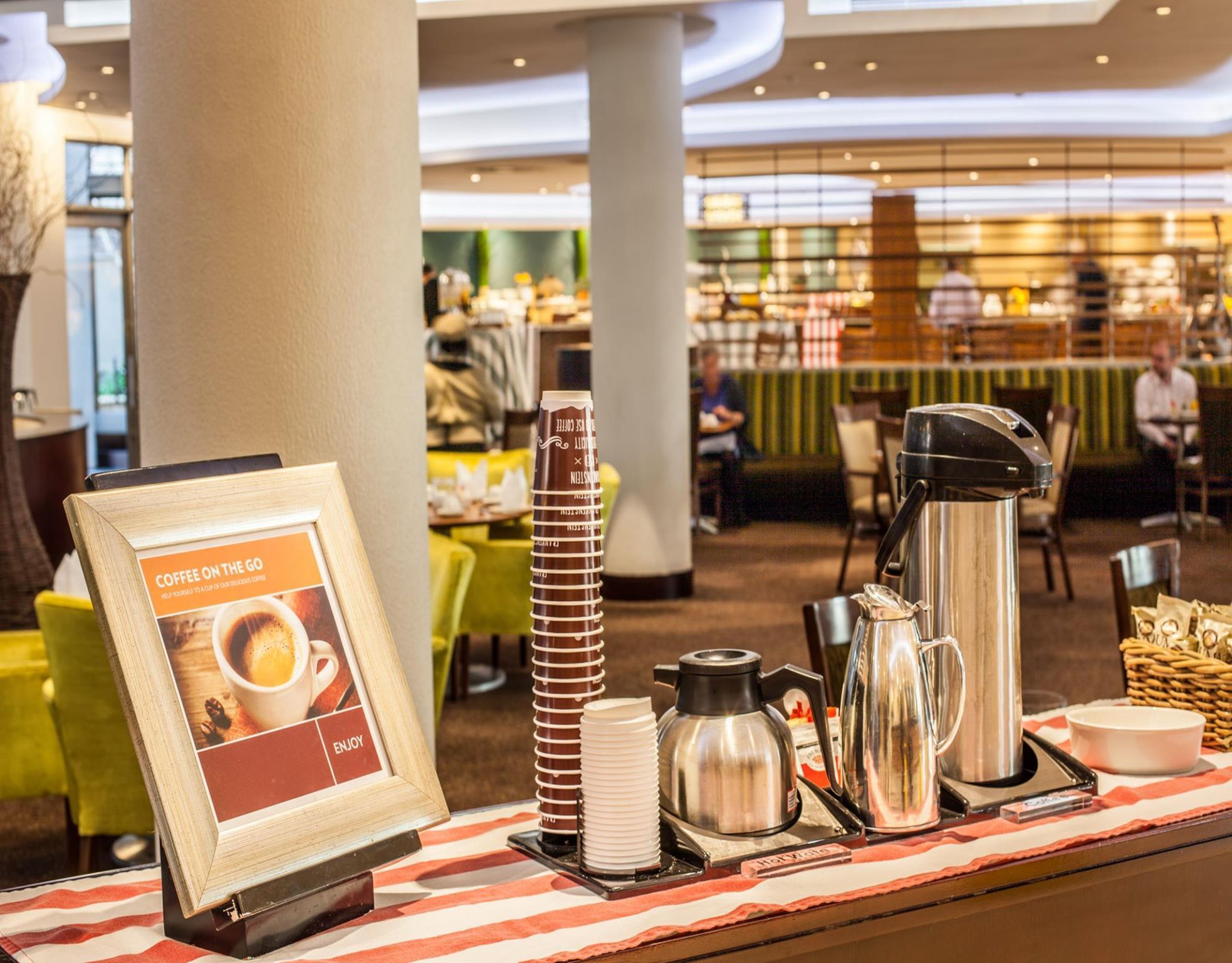 City Lodge Hotel Lynnwood Претория Экстерьер фото