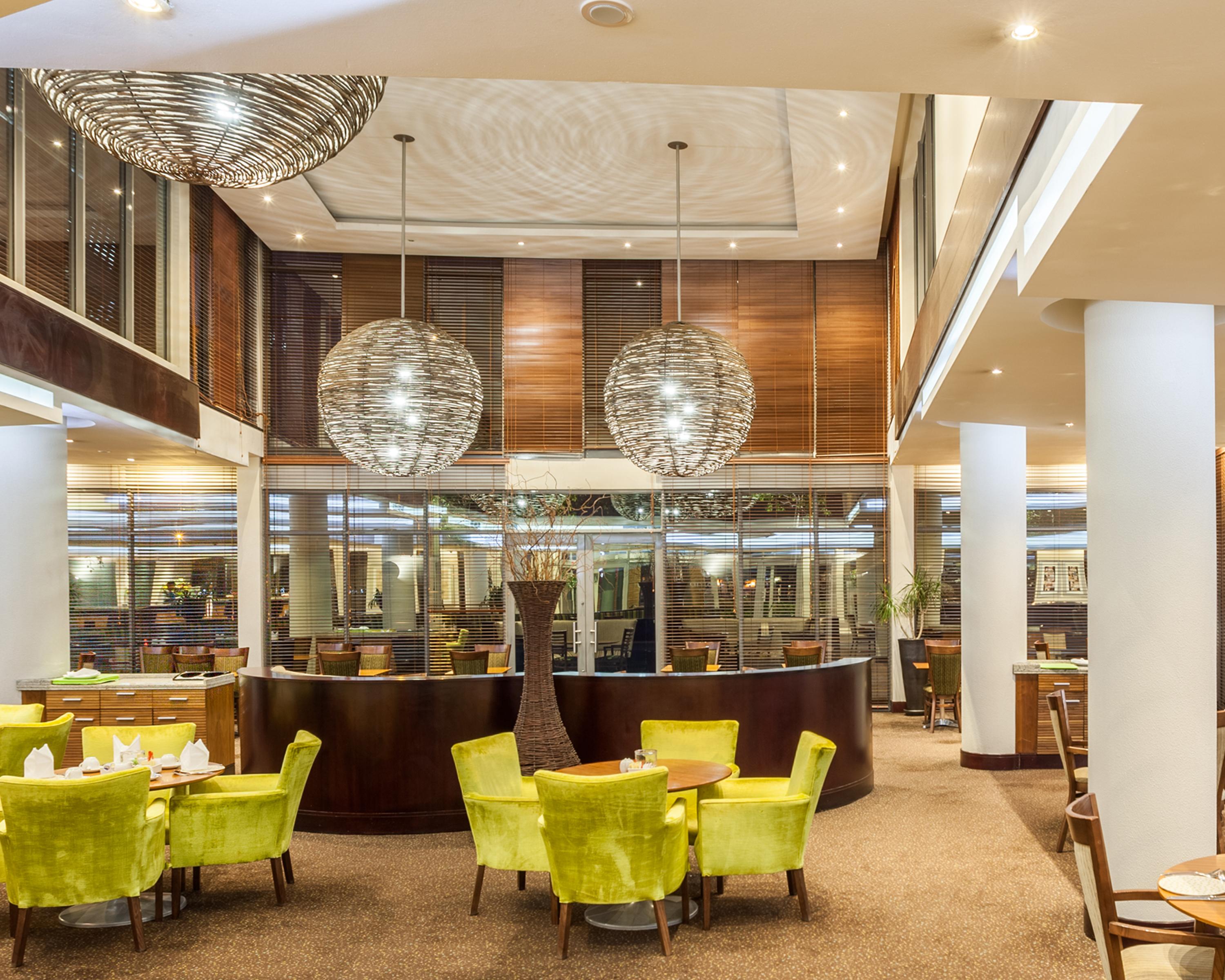 City Lodge Hotel Lynnwood Претория Экстерьер фото