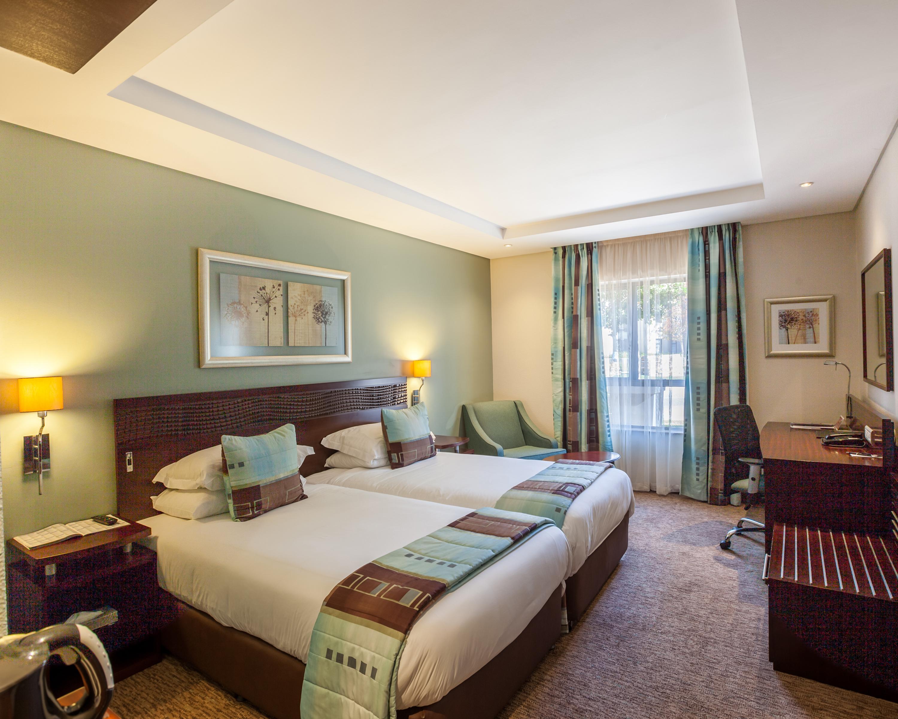City Lodge Hotel Lynnwood Претория Экстерьер фото