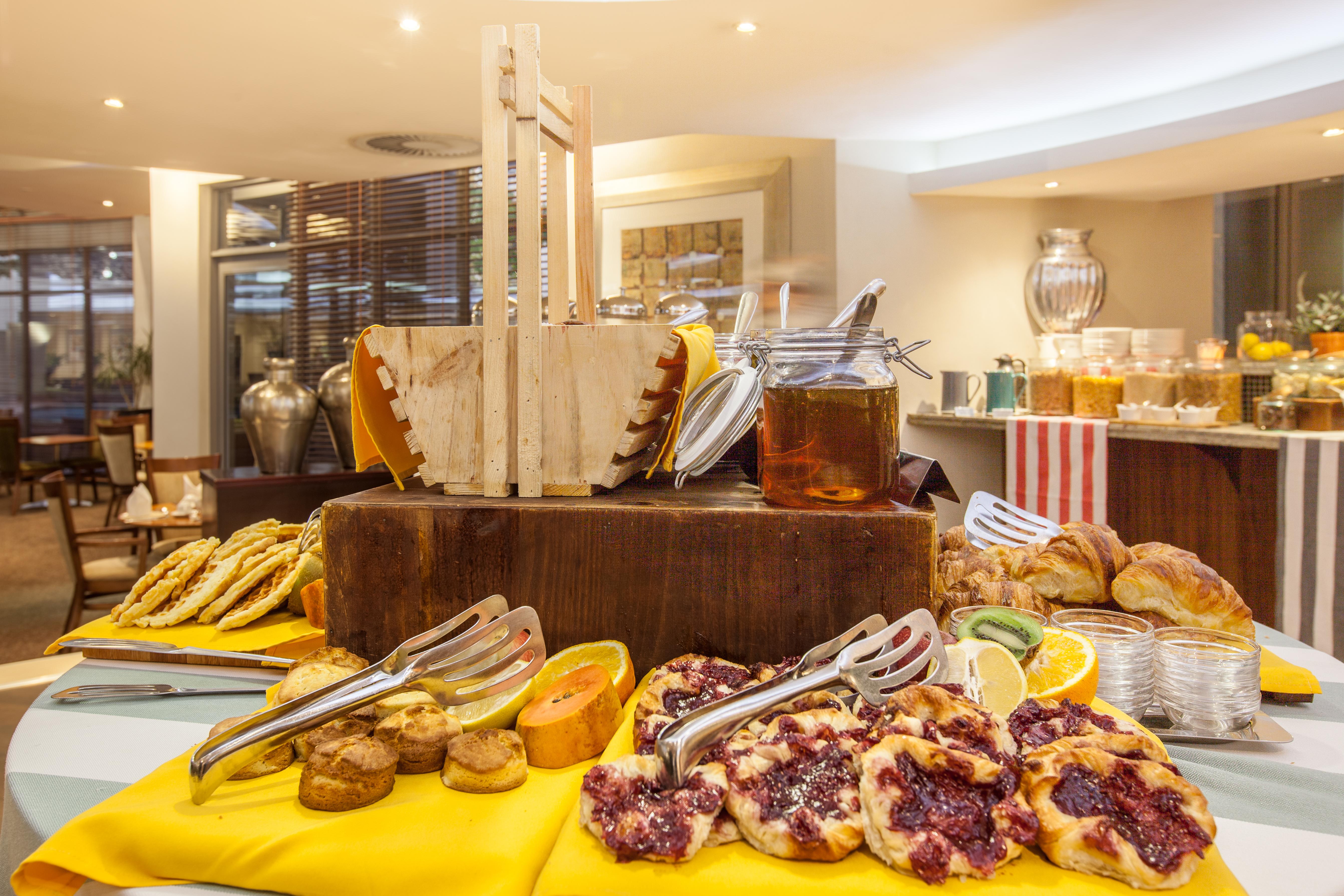 City Lodge Hotel Lynnwood Претория Экстерьер фото