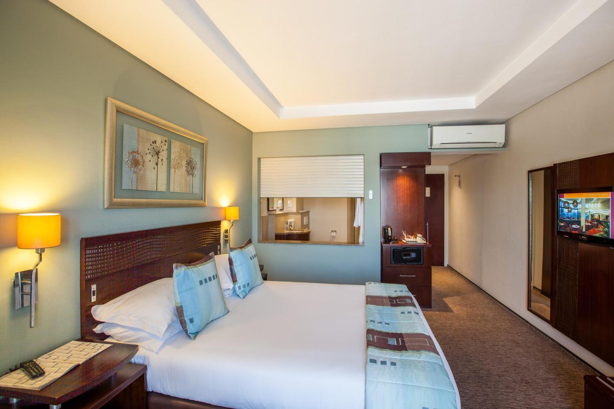 City Lodge Hotel Lynnwood Претория Номер фото