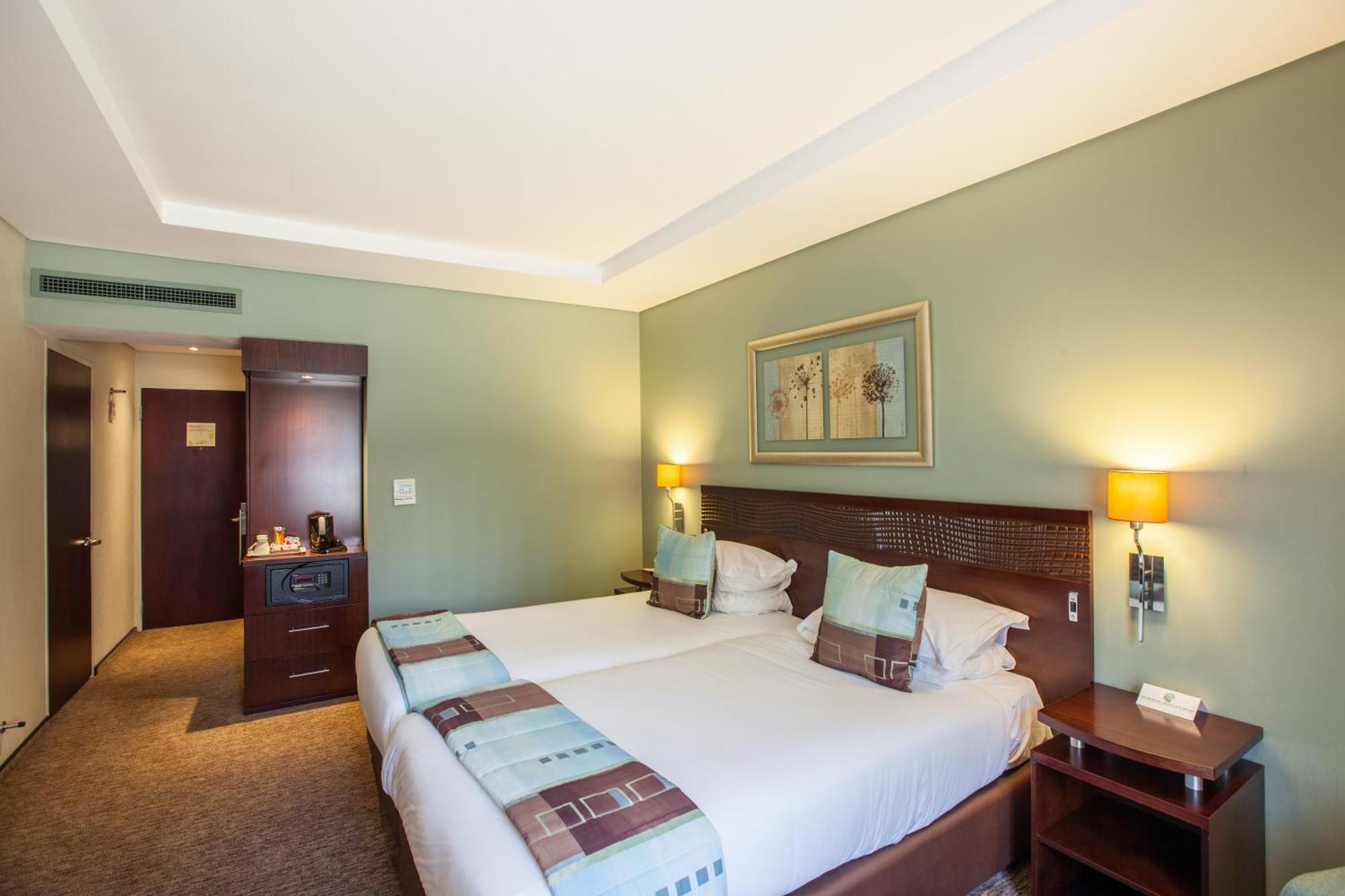 City Lodge Hotel Lynnwood Претория Номер фото
