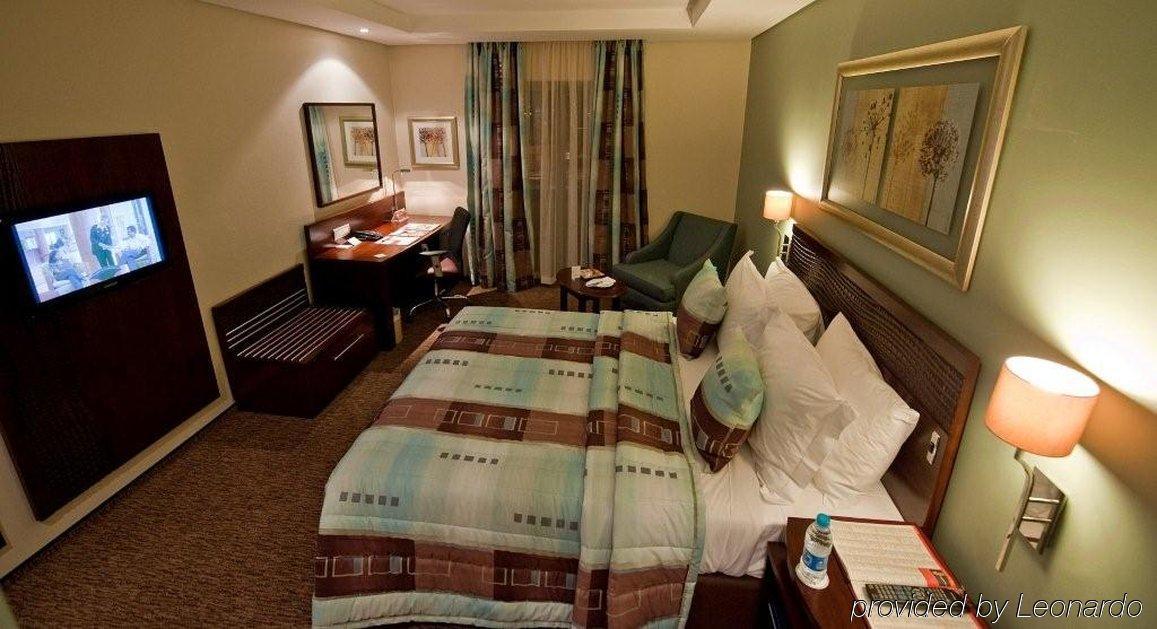 City Lodge Hotel Lynnwood Претория Экстерьер фото