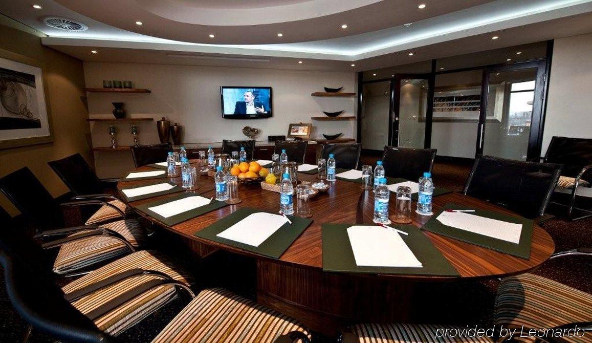 City Lodge Hotel Lynnwood Претория Экстерьер фото