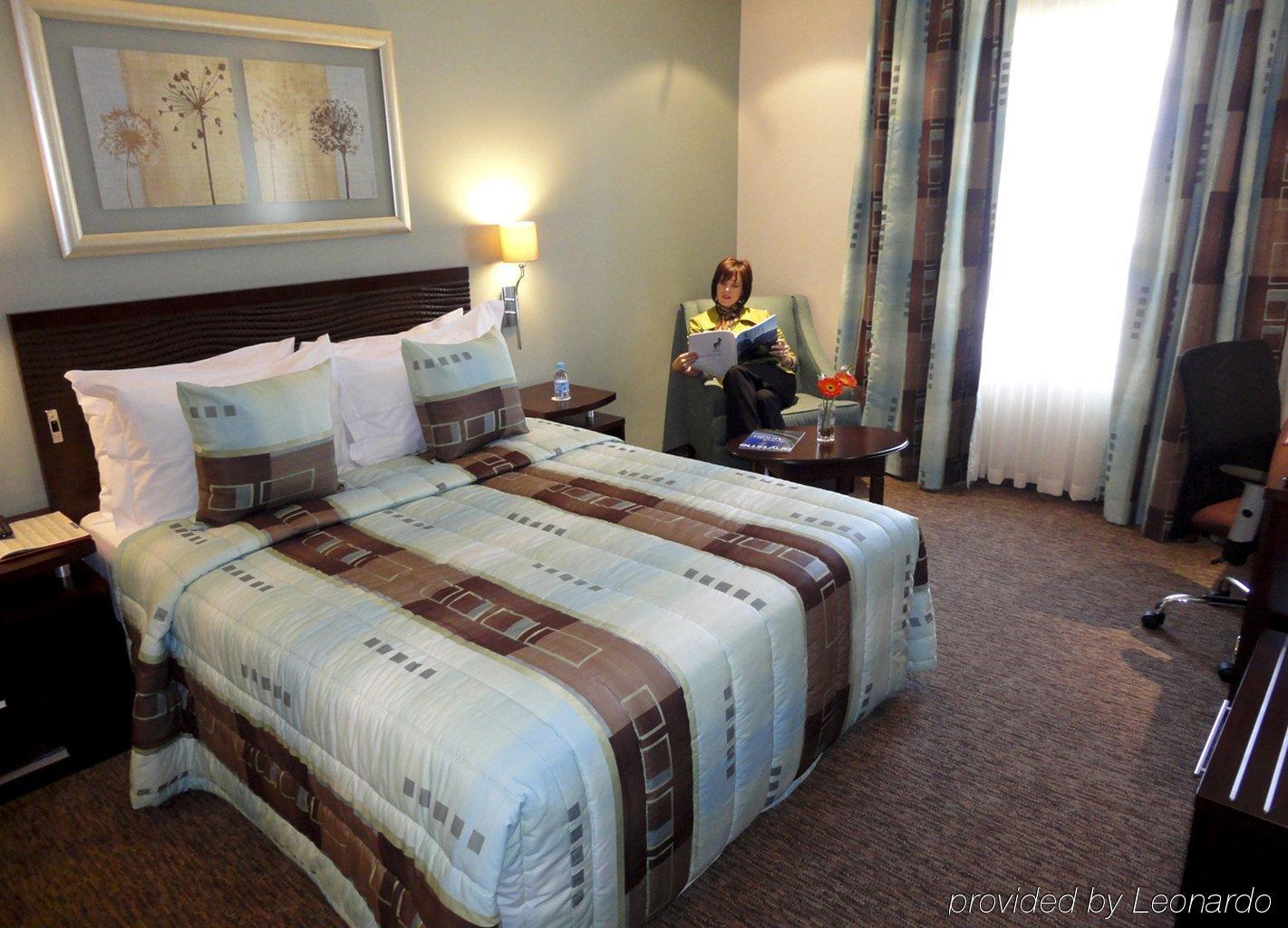 City Lodge Hotel Lynnwood Претория Экстерьер фото